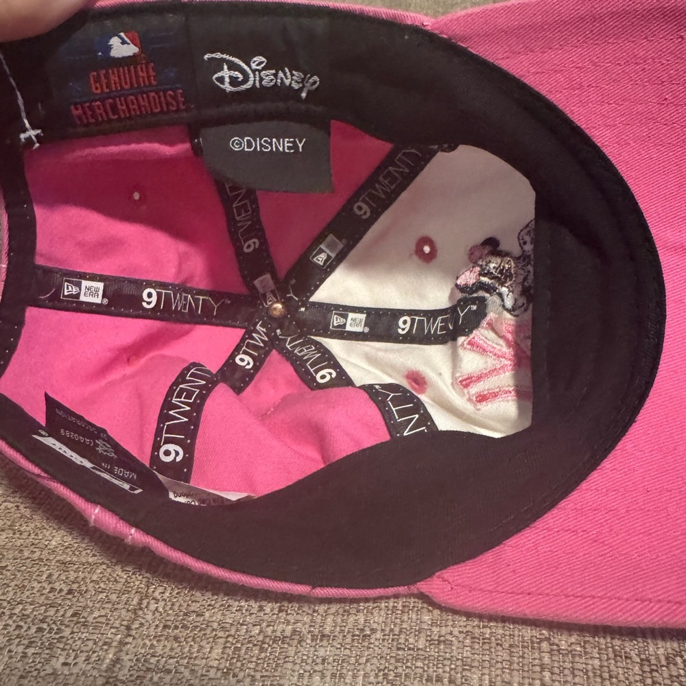 New York Yankees Pink and White Minnie Mouse 59Fifty hat - Picture 4 of 6
